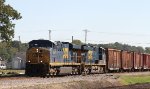 CSX 5462 leads train F728 towards the yard